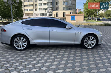 Лифтбек Tesla Model S 2014 в 