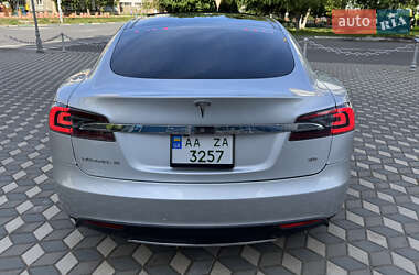 Лифтбек Tesla Model S 2014 в 