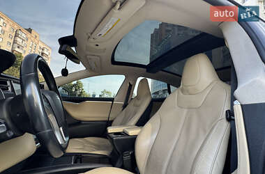 Лифтбек Tesla Model S 2014 в 