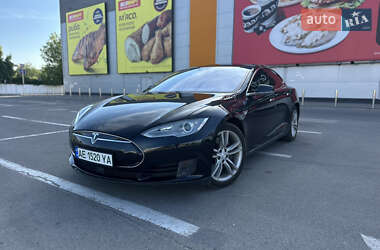 Tesla Model S 2015 Tesla Model S 2015