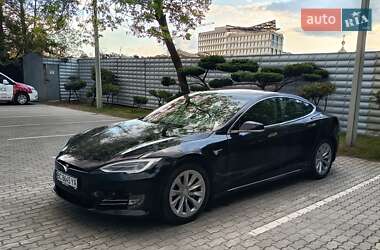 Лифтбек Tesla Model S 2018 в Львове