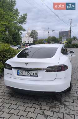 Лифтбек Tesla Model S 2012 в 
