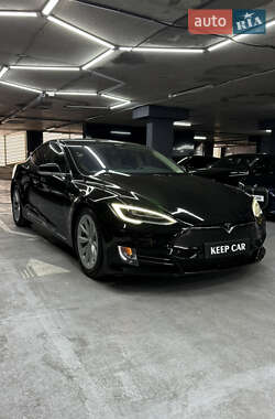 Лифтбек Tesla Model S 2017 в 