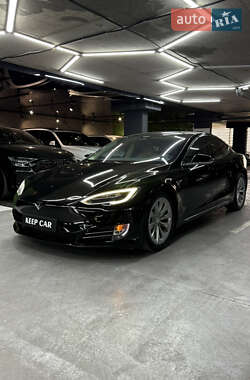 Лифтбек Tesla Model S 2017 в 