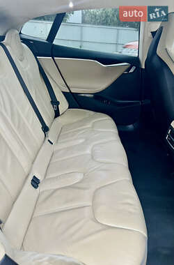 Лифтбек Tesla Model S 2013 в 