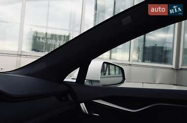 Ліфтбек Tesla Model S 2019 в 