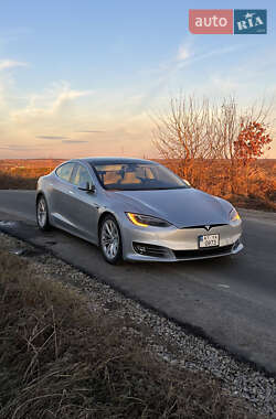 Лифтбек Tesla Model S 2016 в 