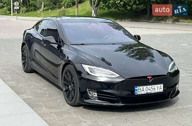 Лифтбек Tesla Model S 2017 в Светловодске