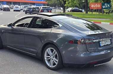 Ліфтбек Tesla Model S 2013 в 