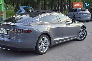 Ліфтбек Tesla Model S 2013 в 