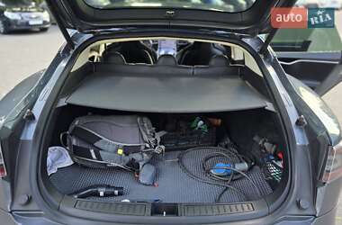 Ліфтбек Tesla Model S 2013 в 