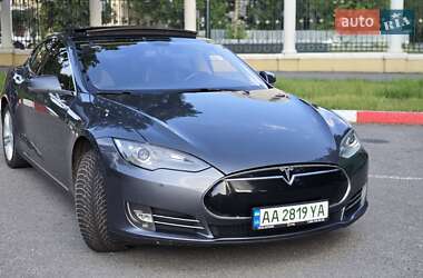 Ліфтбек Tesla Model S 2013 в 