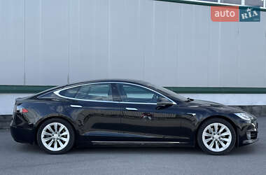 Лифтбек Tesla Model S 2017 в 