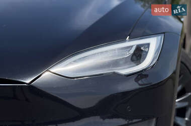 Лифтбек Tesla Model S 2017 в 