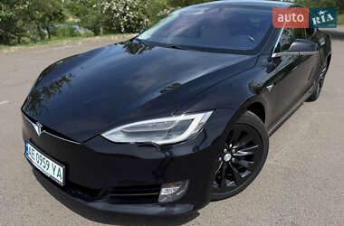 Лифтбек Tesla Model S 2017 в 