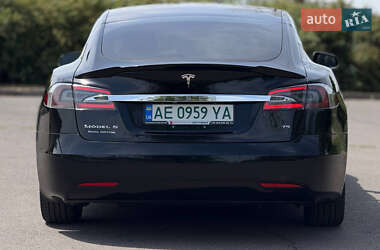 Лифтбек Tesla Model S 2017 в 