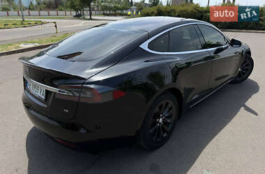 Лифтбек Tesla Model S 2017 в 