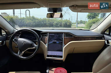 Лифтбек Tesla Model S 2017 в 
