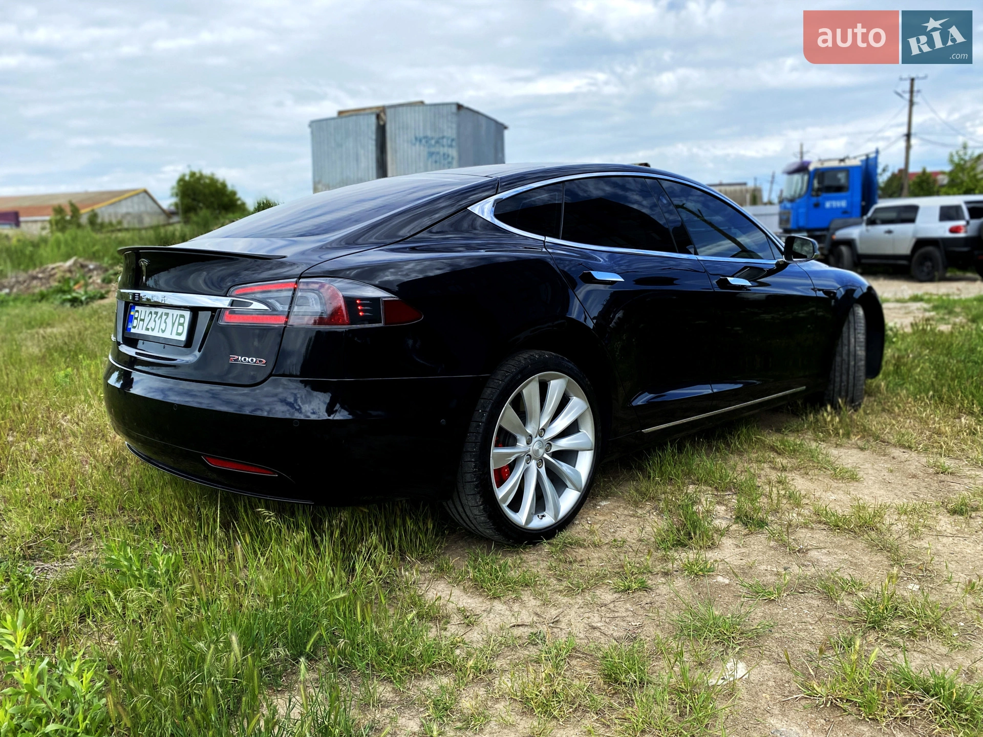 Tesla Model S 2017 VIN 5YJSA1E44HF191054 фото оголошення 4 з 30