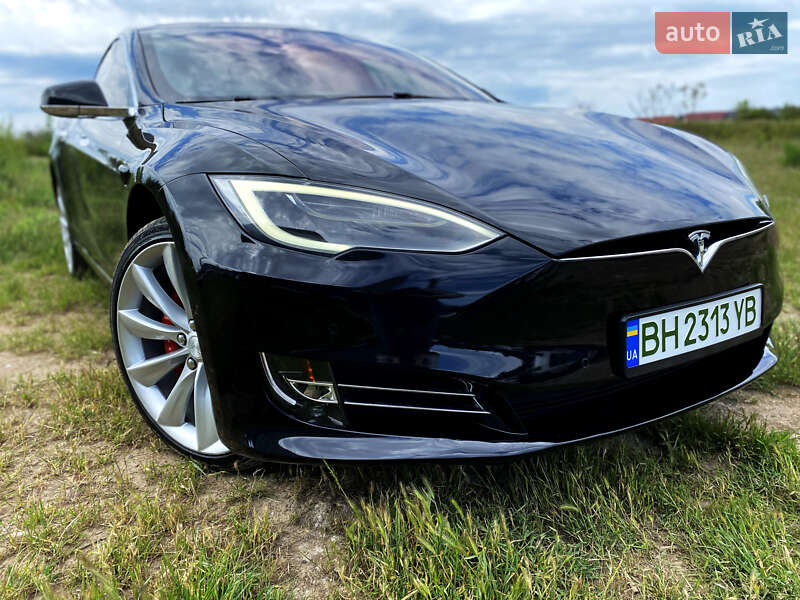 Лифтбек Tesla Model S 2017 в Одессе