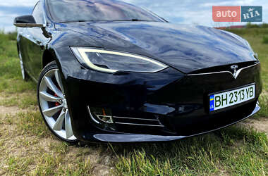 Лифтбек Tesla Model S 2017 в 