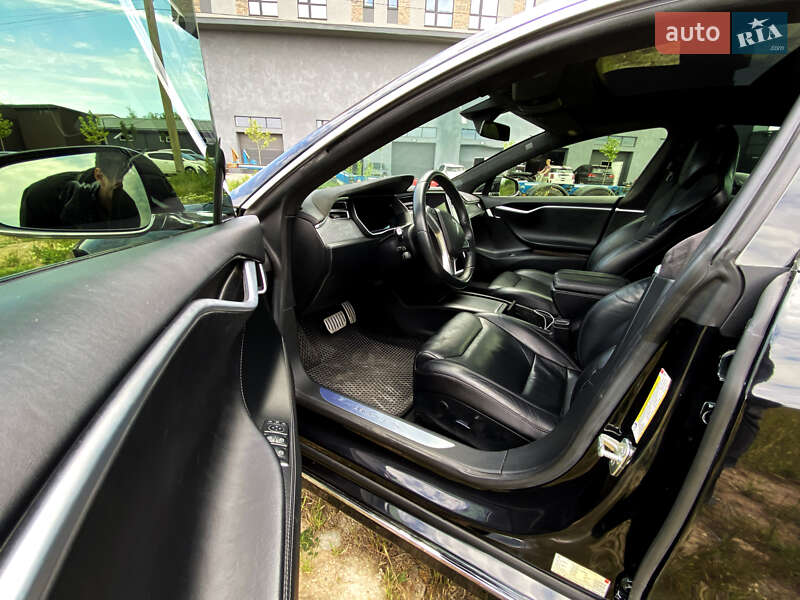 Лифтбек Tesla Model S 2017 в Одессе