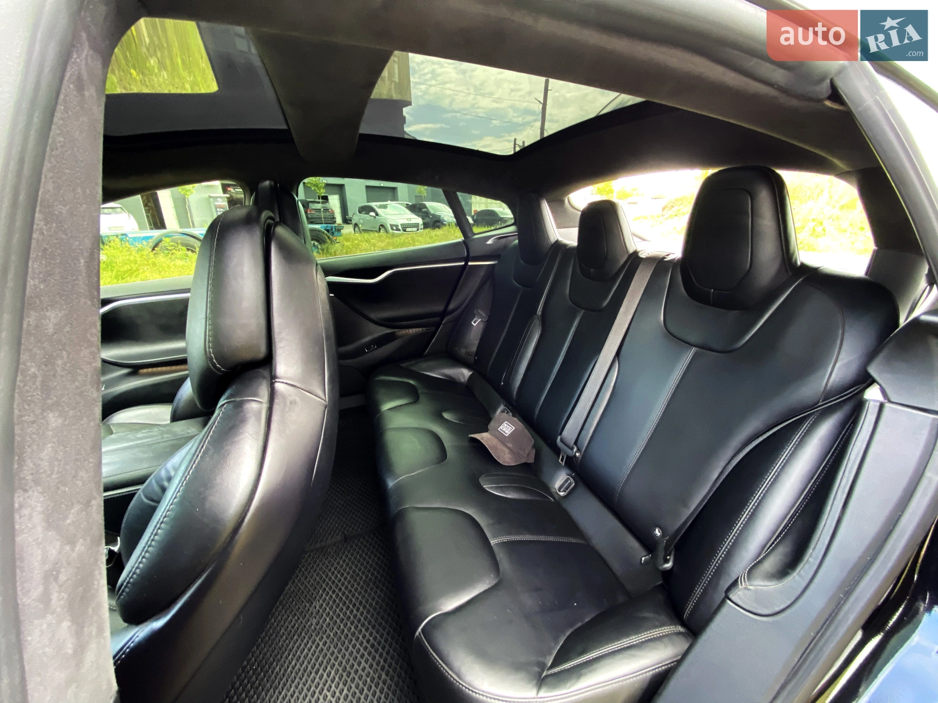 Tesla Model S 2017 VIN 5YJSA1E44HF191054 фото оголошення 13 з 30