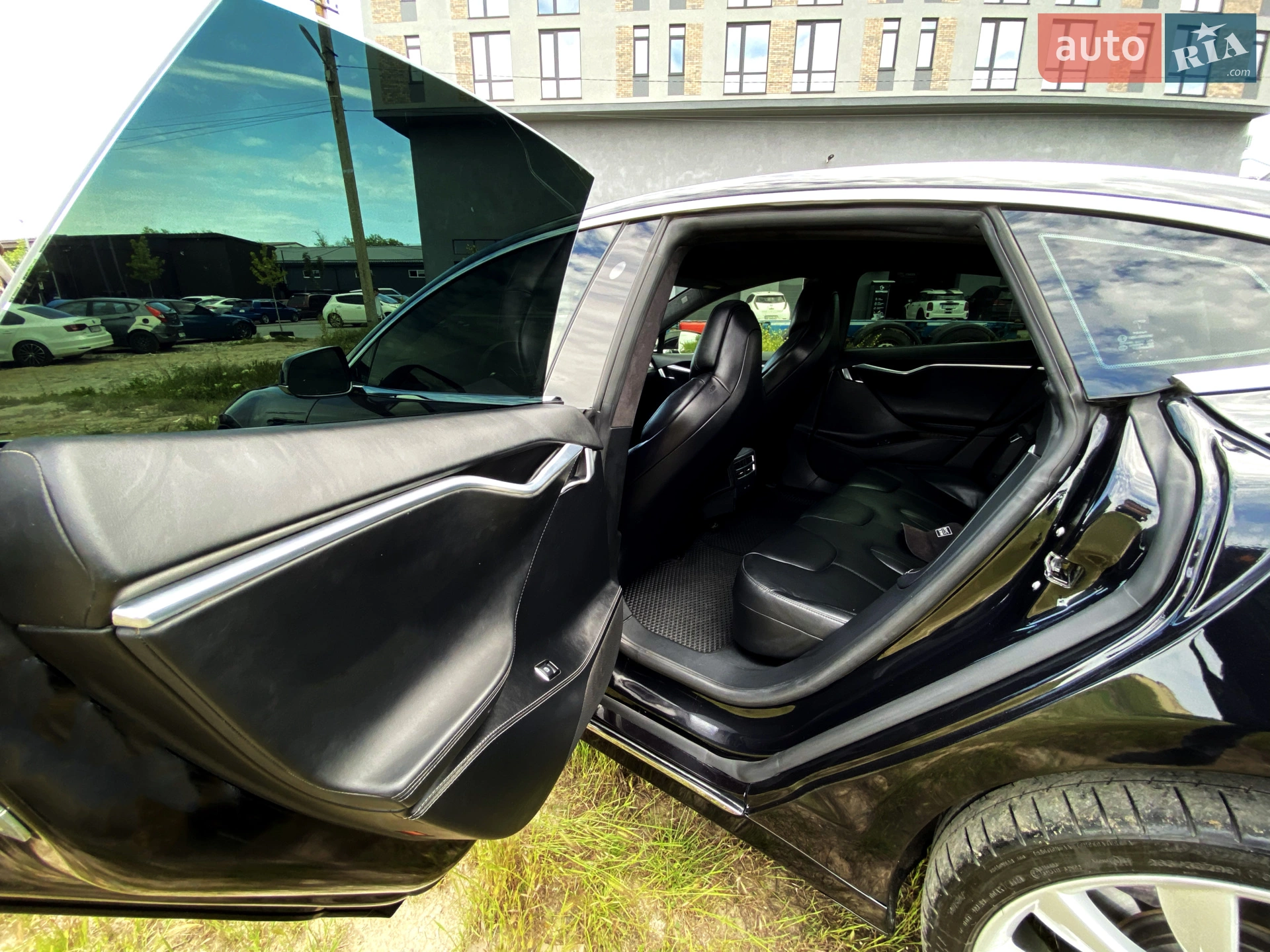 Tesla Model S 2017 VIN 5YJSA1E44HF191054 фото оголошення 14 з 30