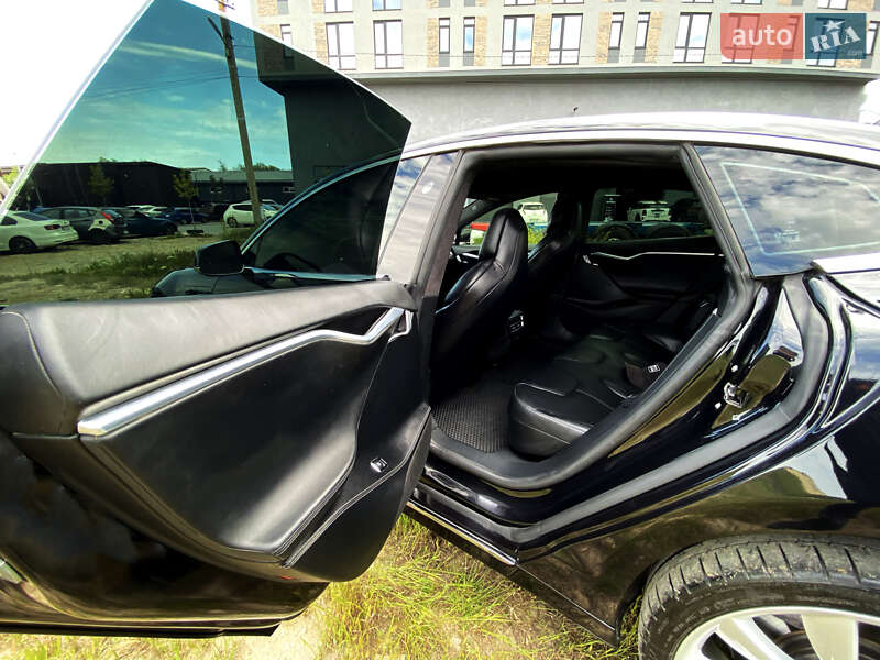 Лифтбек Tesla Model S 2017 в Одессе