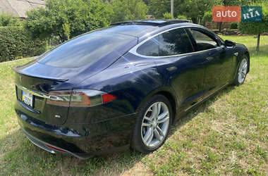 Лифтбек Tesla Model S 2014 в 