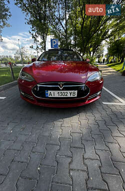Лифтбек Tesla Model S 2014 в 
