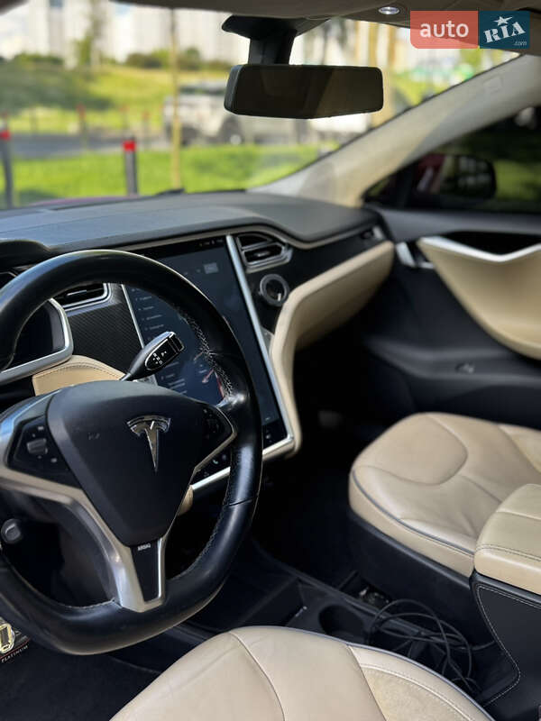 Лифтбек Tesla Model S 2014 в Киеве