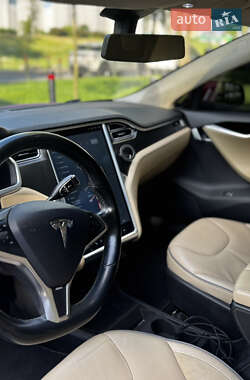 Лифтбек Tesla Model S 2014 в 