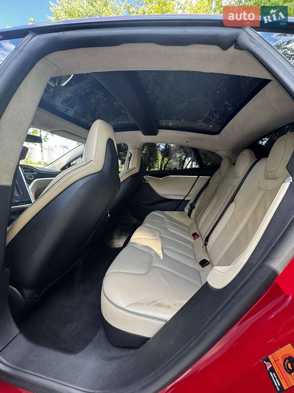 Лифтбек Tesla Model S 2014 в Киеве