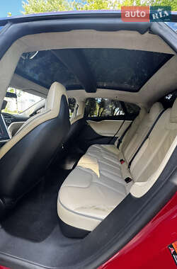 Лифтбек Tesla Model S 2014 в 