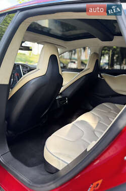 Лифтбек Tesla Model S 2014 в 