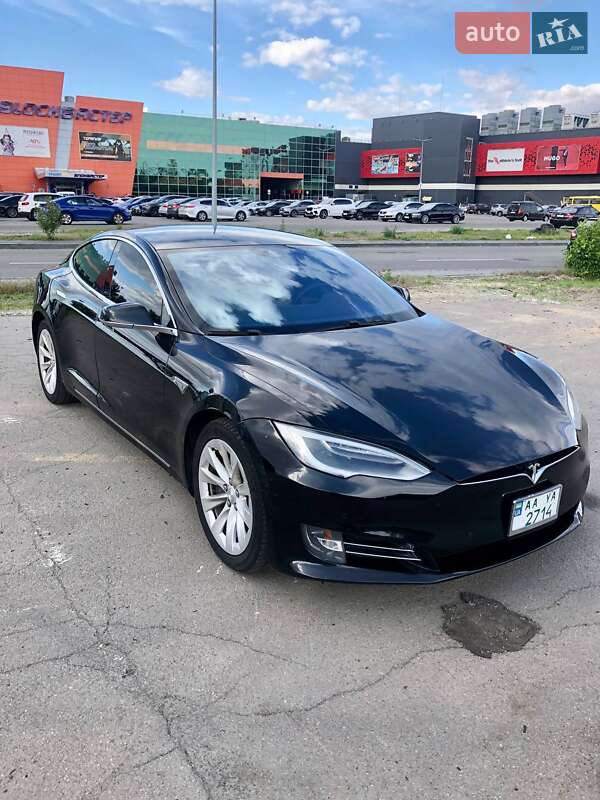 Лифтбек Tesla Model S 2016 в Киеве фото 6 Лифтбек Tesla Model S 2016 в Киеве