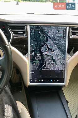 Лифтбек Tesla Model S 2016 в 