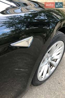 Лифтбек Tesla Model S 2016 в 
