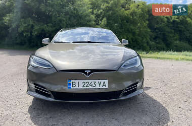 Лифтбек Tesla Model S 2016 в 