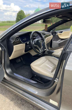 Лифтбек Tesla Model S 2016 в 