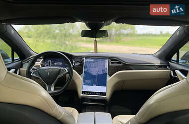 Лифтбек Tesla Model S 2016 в 