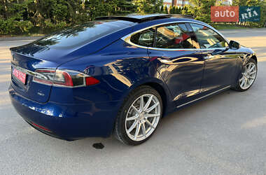 Лифтбек Tesla Model S 2017 в 