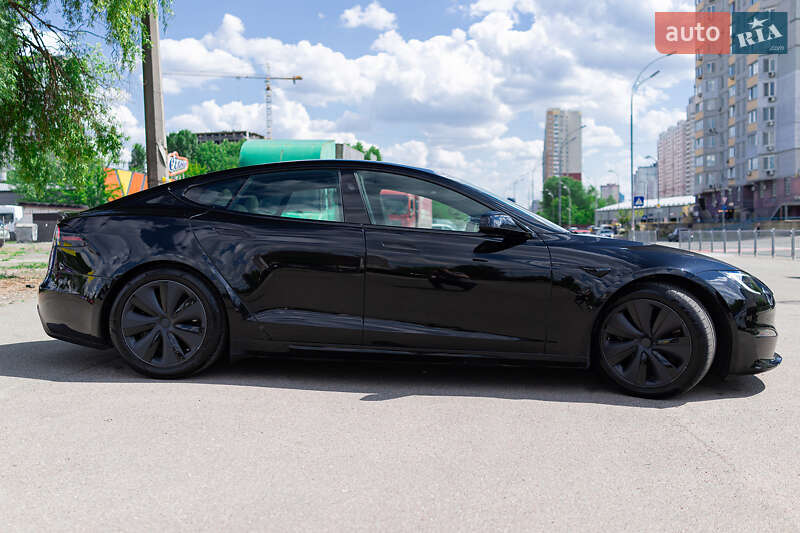 Лифтбек Tesla Model S 2023 в Киеве