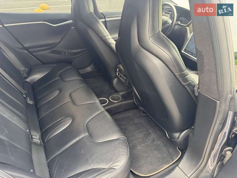 Ліфтбек Tesla Model S 2015 в Харкові