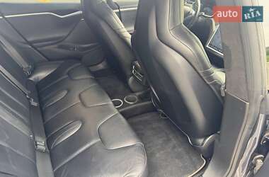 Лифтбек Tesla Model S 2015 в 