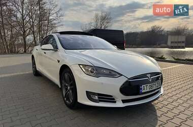 Ліфтбек Tesla Model S 2013 в Івано-Франківську