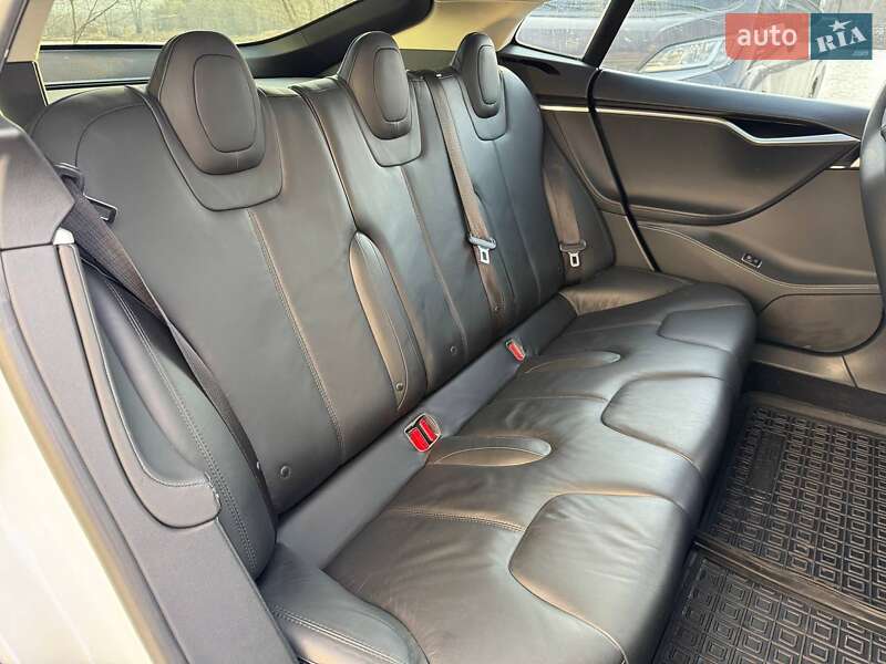 Лифтбек Tesla Model S 2013 в Ивано-Франковске