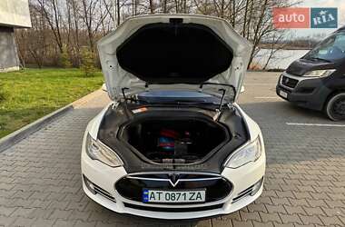 Лифтбек Tesla Model S 2013 в 