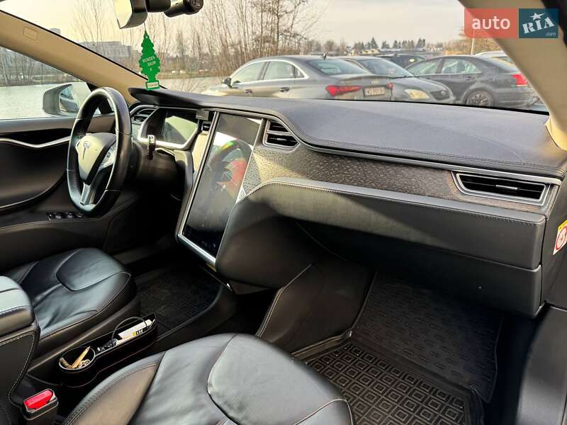 Лифтбек Tesla Model S 2013 в Ивано-Франковске